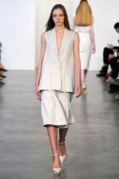 Look 4